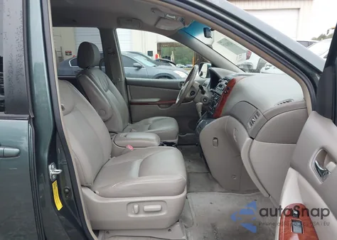 2005 Toyota Sienna Xle z USA, uszkodzony, nr VIN 5TDZA22C05S261995